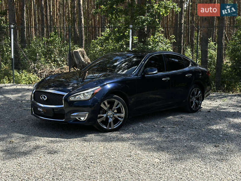 Infiniti Q70 2014