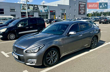 Седан Infiniti Q70 2015 в Киеве