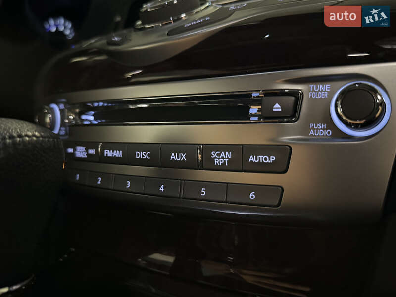 Седан Infiniti Q70 2015 в Києві