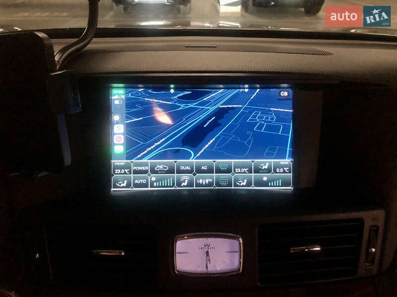 Седан Infiniti Q70 2015 в Києві