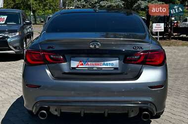 Седан Infiniti Q70 2016 в 