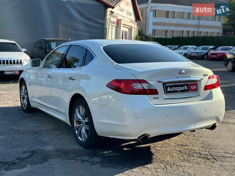 Седан Infiniti Q70 2013 в Вінниці