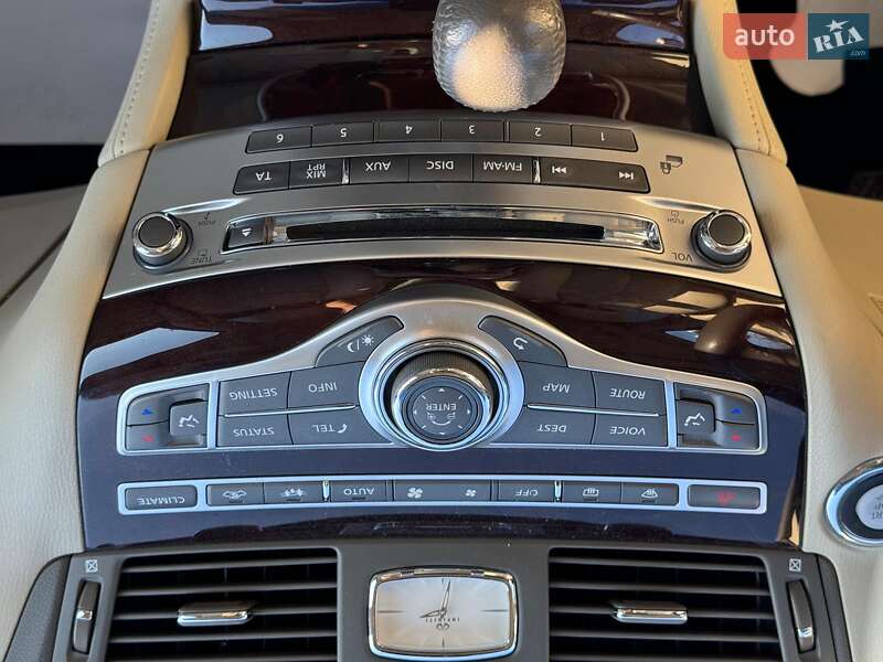 Седан Infiniti Q70 2013 в Вінниці