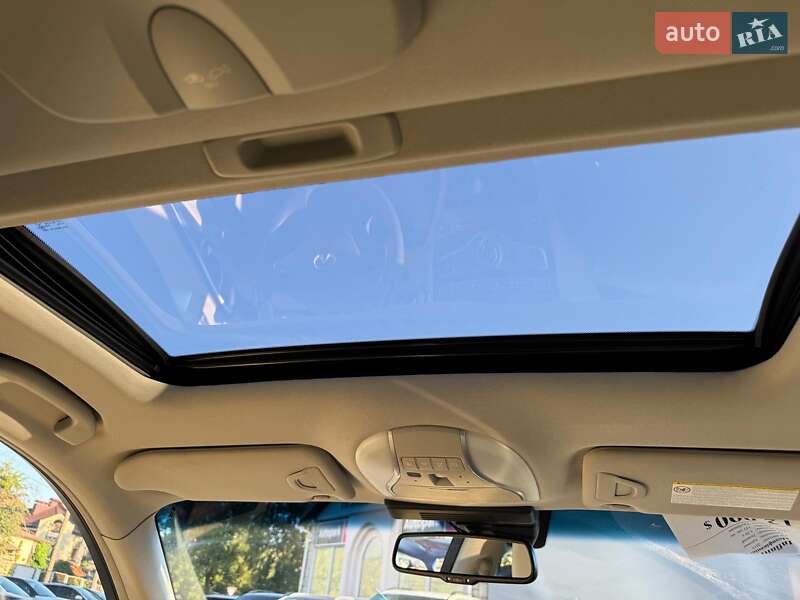 Седан Infiniti Q70 2013 в Вінниці