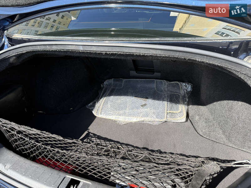 Седан Infiniti Q70 2016 в Києві