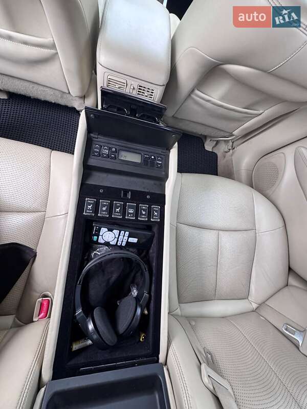 Седан Infiniti Q70 2013 в Києві