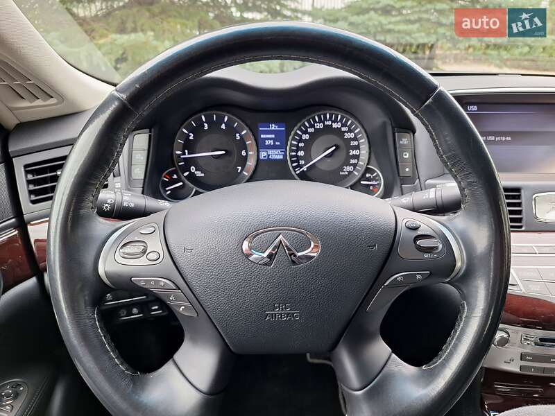 Седан Infiniti Q70 2016 в Сваляве фото 35 Седан Infiniti Q70 2016 в Сваляве