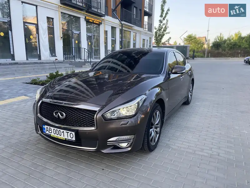 Infiniti Q70 2015