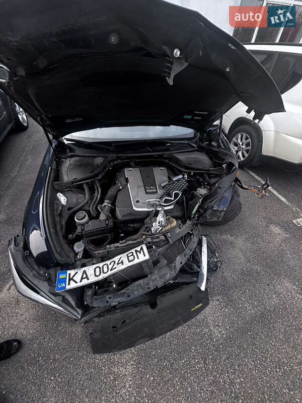 Седан Infiniti Q70 2017 в Киеве