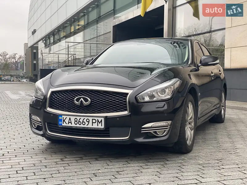 Infiniti Q70 2017