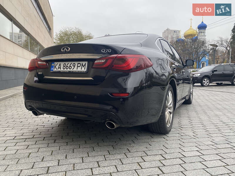 Седан Infiniti Q70 2017 в Києві