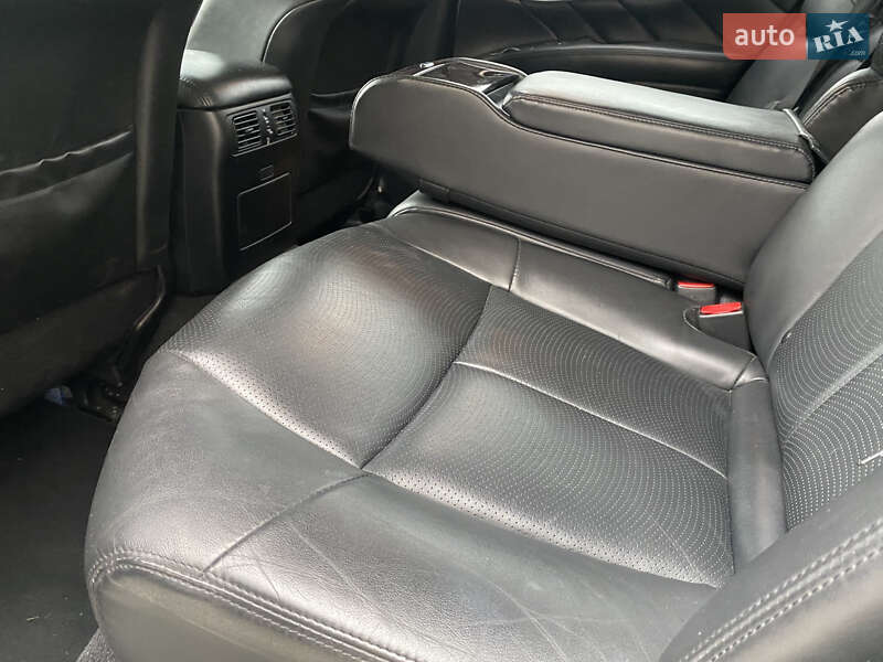 Седан Infiniti Q70 2017 в Києві