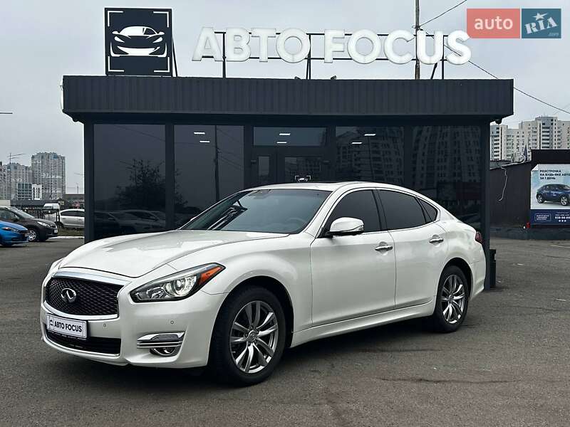 Седан Infiniti Q70 2016 в Киеве фото 4 Седан Infiniti Q70 2016 в Киеве