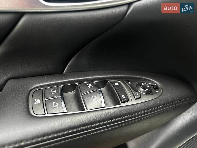 Седан Infiniti Q70 2016 в Киеве фото 14 Седан Infiniti Q70 2016 в Киеве