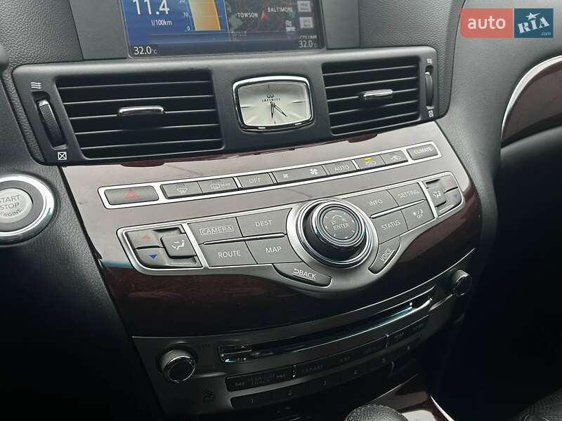 Седан Infiniti Q70 2016 в Киеве фото 24 Седан Infiniti Q70 2016 в Киеве