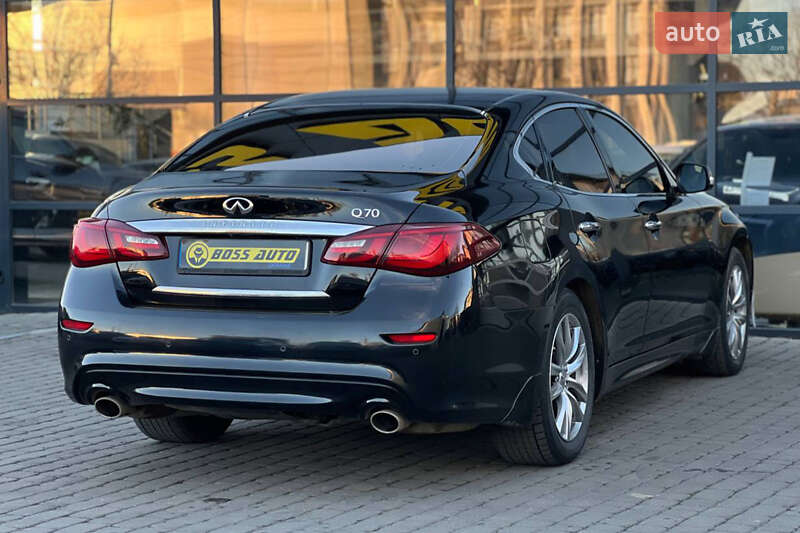 Седан Infiniti Q70 2016 в Івано-Франківську