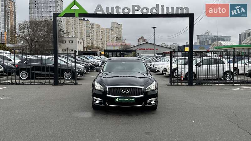 Седан Infiniti Q70 2015 в Києві