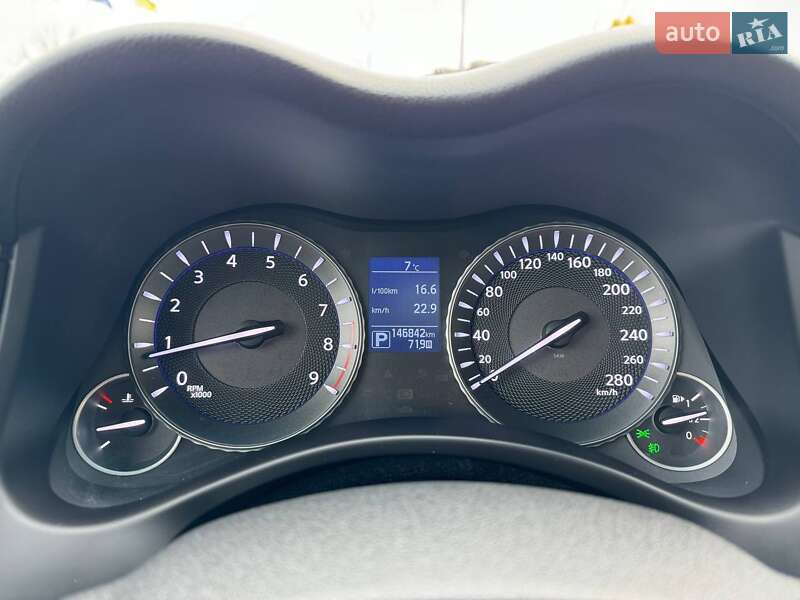 Седан Infiniti Q70 2017 в Києві фото 20 Седан Infiniti Q70 2017 в Києві
