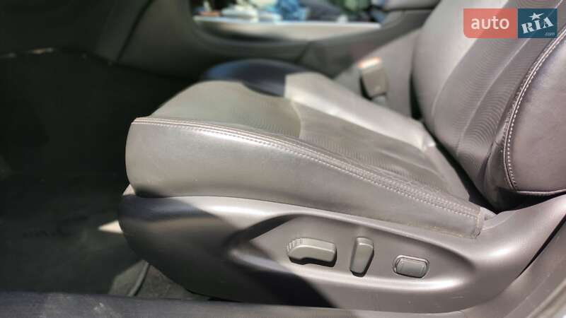 Седан Infiniti Q70 2017 в Киеве фото 18 Седан Infiniti Q70 2017 в Киеве