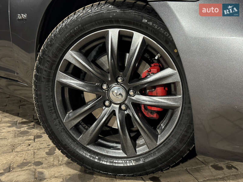 Седан Infiniti Q70 2015 в Одессе