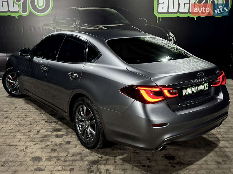 Седан Infiniti Q70 2015 в Одессе