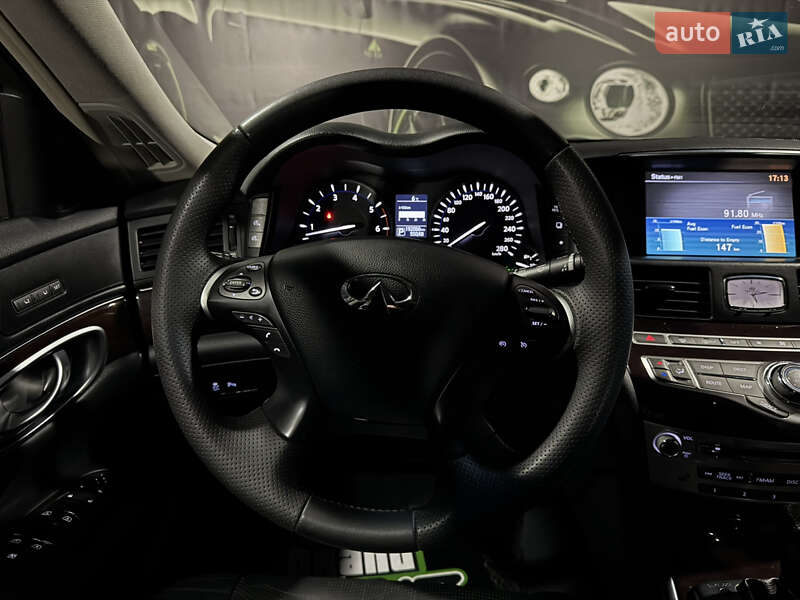 Седан Infiniti Q70 2015 в Одессе