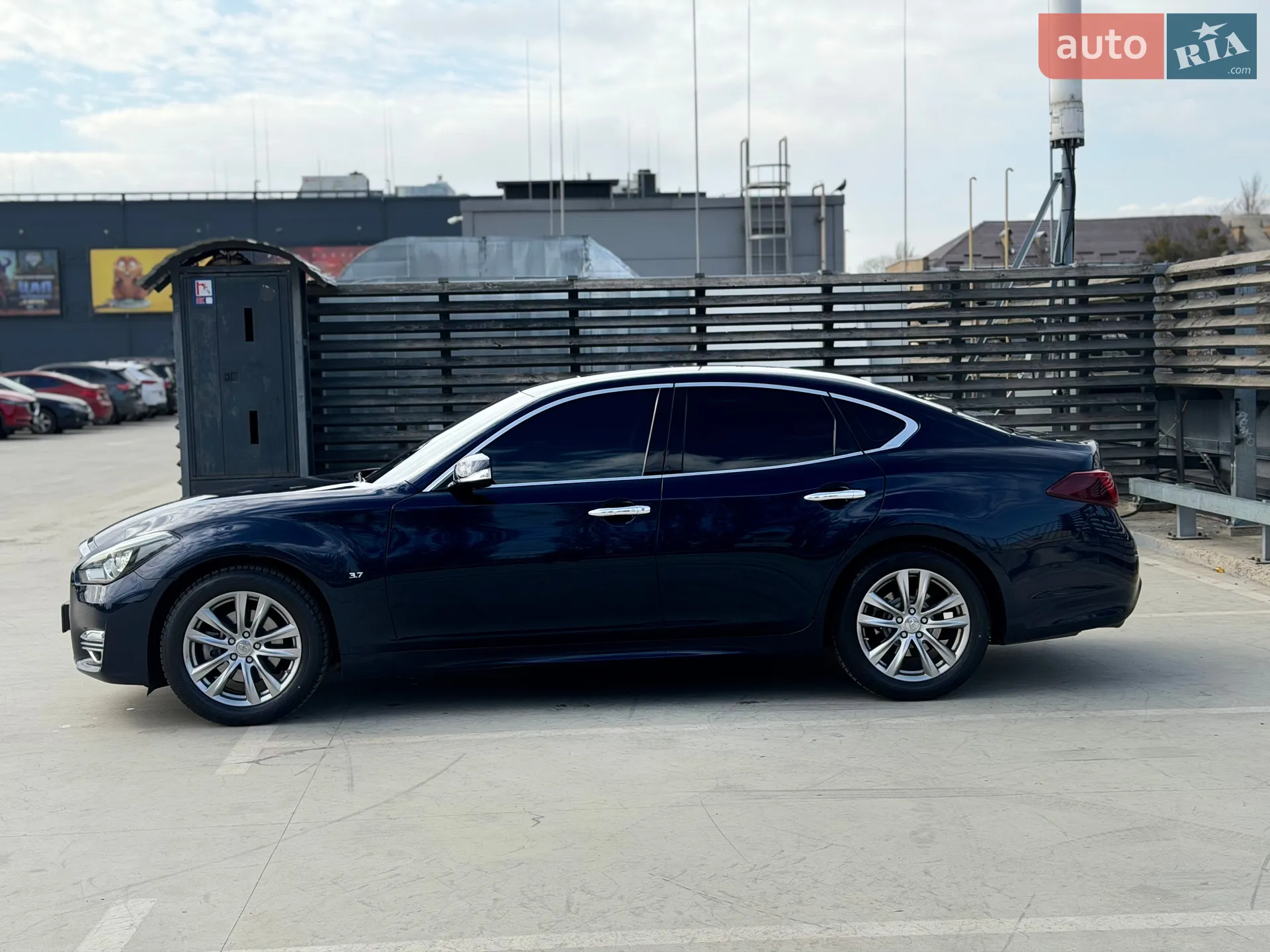2018 Infiniti Q70 - мініатюра 15