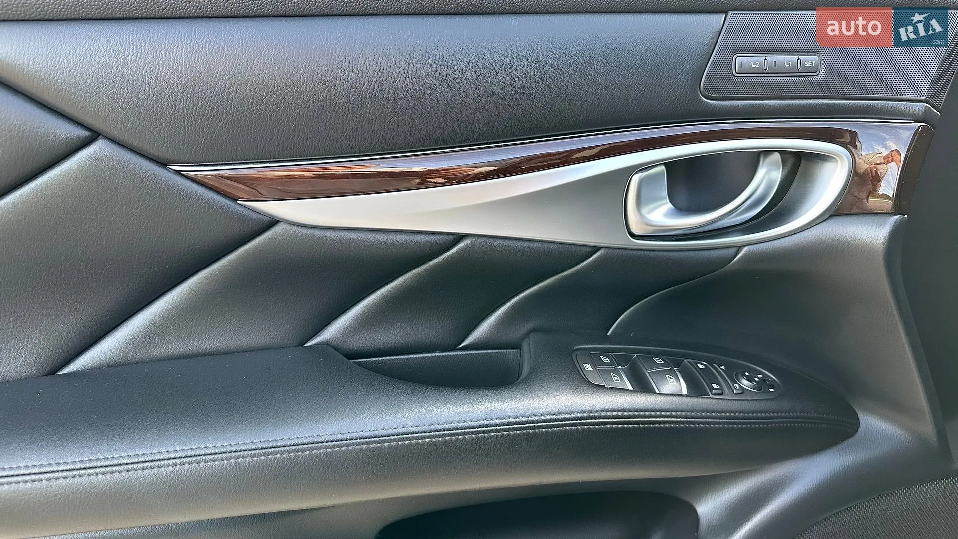2016 Infiniti Q70 - мініатюра 38