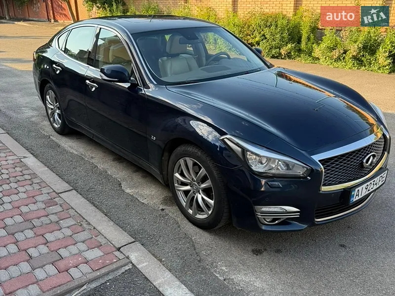 Infiniti Q70 2017