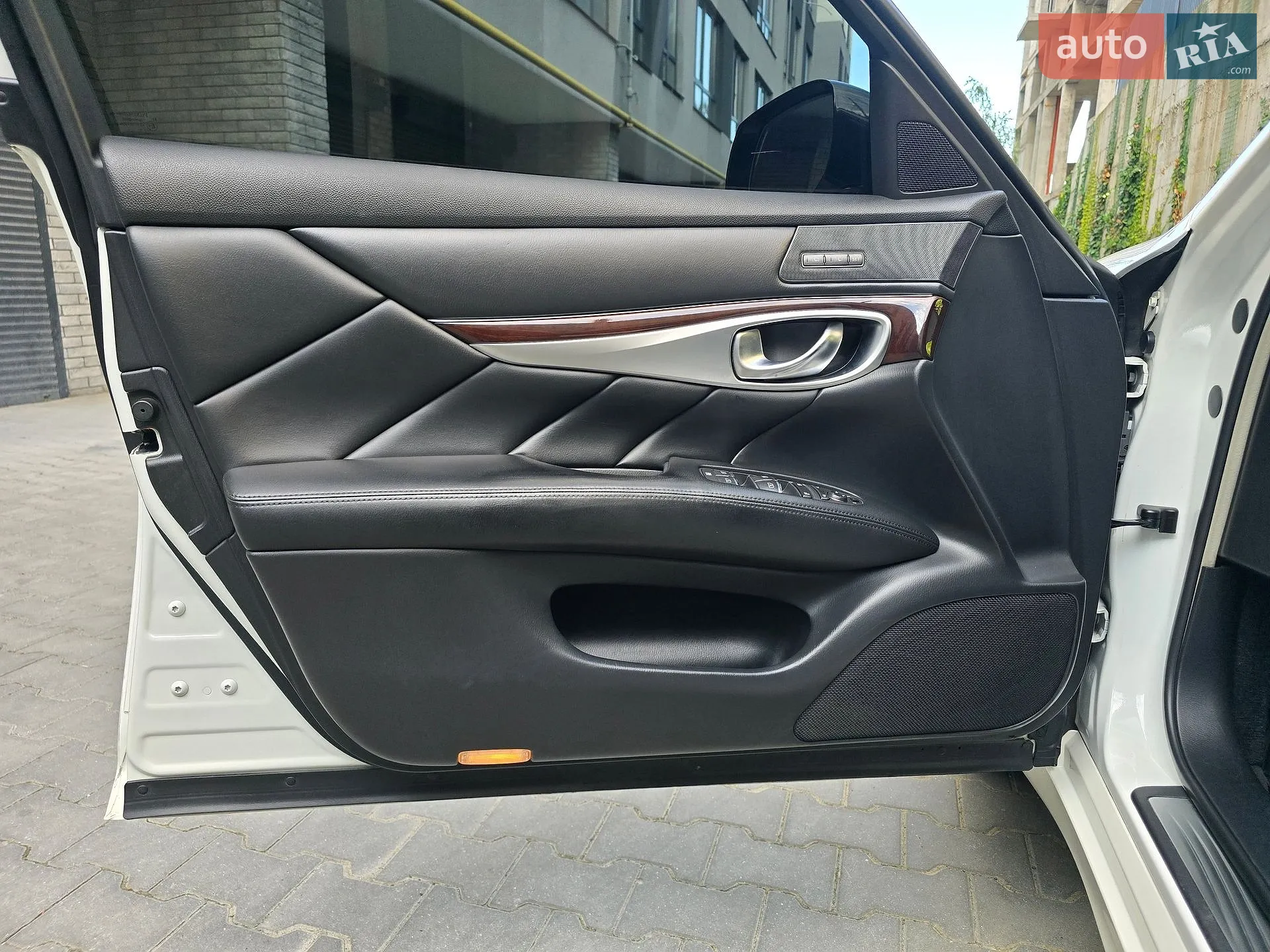 2017 Infiniti Q70 - мініатюра 19