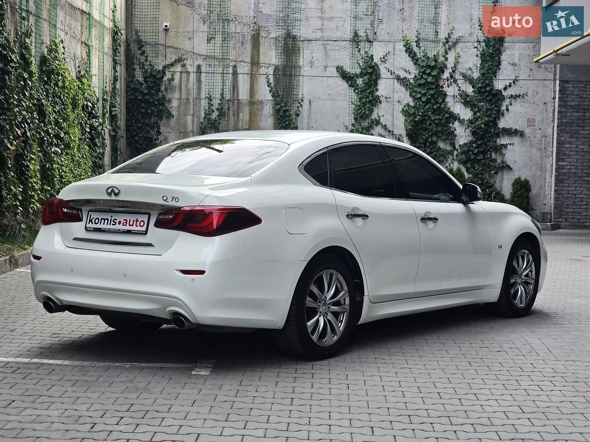 2017 Infiniti Q70 - мініатюра 9