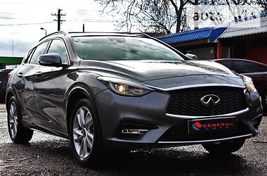 Позашляховик / Кросовер Infiniti QX30 2016 в 