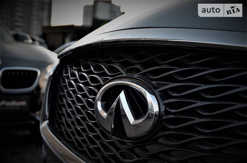 Позашляховик / Кросовер Infiniti QX30 2016 в Києві