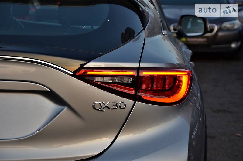 Позашляховик / Кросовер Infiniti QX30 2016 в Києві