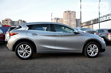 Внедорожник / Кроссовер Infiniti QX30 2016 в Киеве