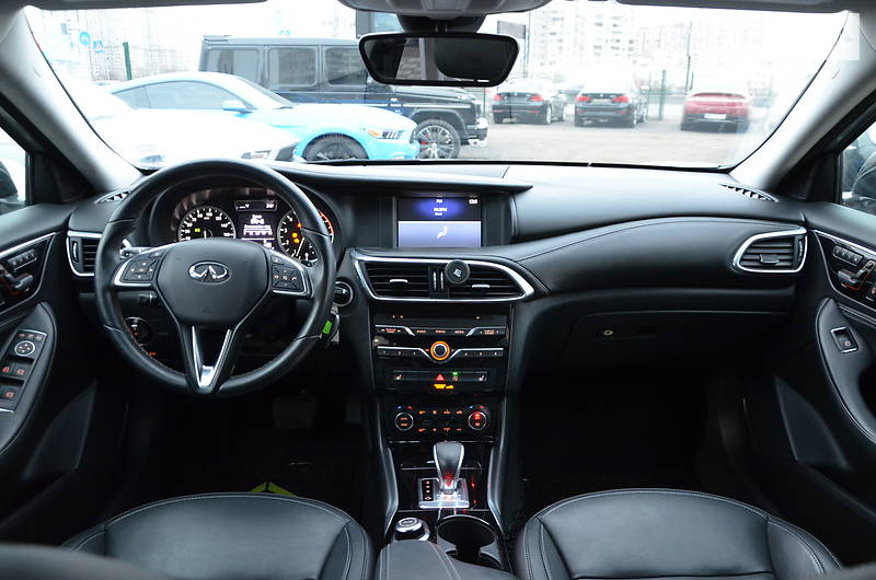 Позашляховик / Кросовер Infiniti QX30 2016 в Києві