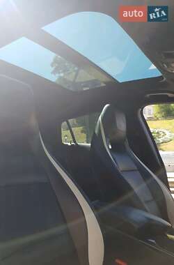 Позашляховик / Кросовер Infiniti QX30 2016 в 