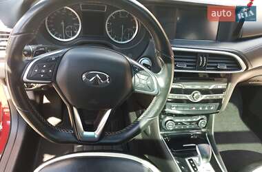 Позашляховик / Кросовер Infiniti QX30 2016 в 