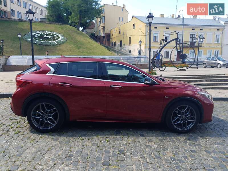 Внедорожник / Кроссовер Infiniti QX30 2016 в Черновцах