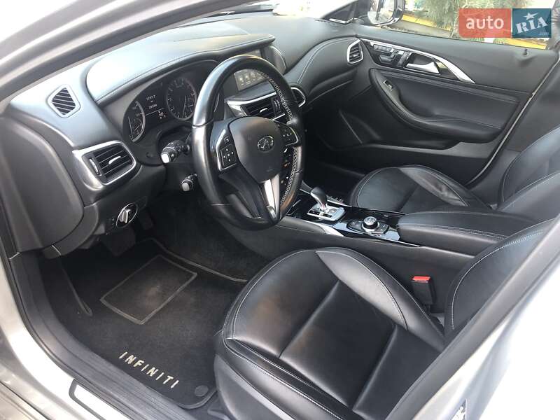 Внедорожник / Кроссовер Infiniti QX30 2016 в Киеве