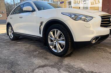 Внедорожник / Кроссовер Infiniti QX30 2012 в 