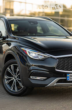 Внедорожник / Кроссовер Infiniti QX30 2016 в 