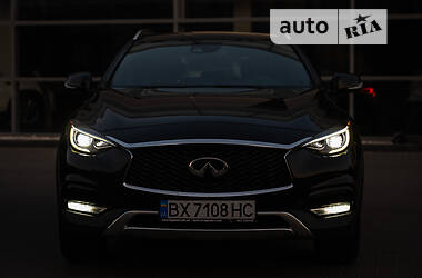 Внедорожник / Кроссовер Infiniti QX30 2016 в 