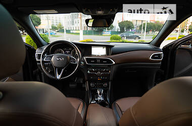 Внедорожник / Кроссовер Infiniti QX30 2016 в 