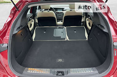 Внедорожник / Кроссовер Infiniti QX30 2016 в 