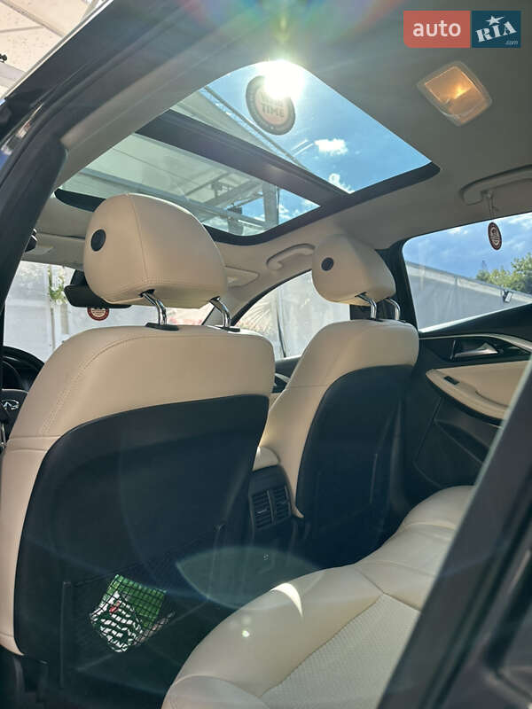 Внедорожник / Кроссовер Infiniti QX30 2018 в Киеве