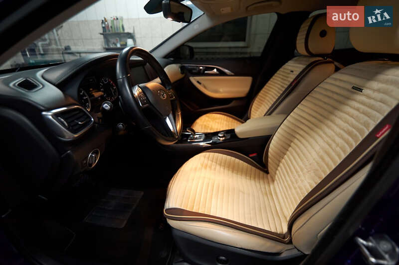 Внедорожник / Кроссовер Infiniti QX30 2018 в Валках