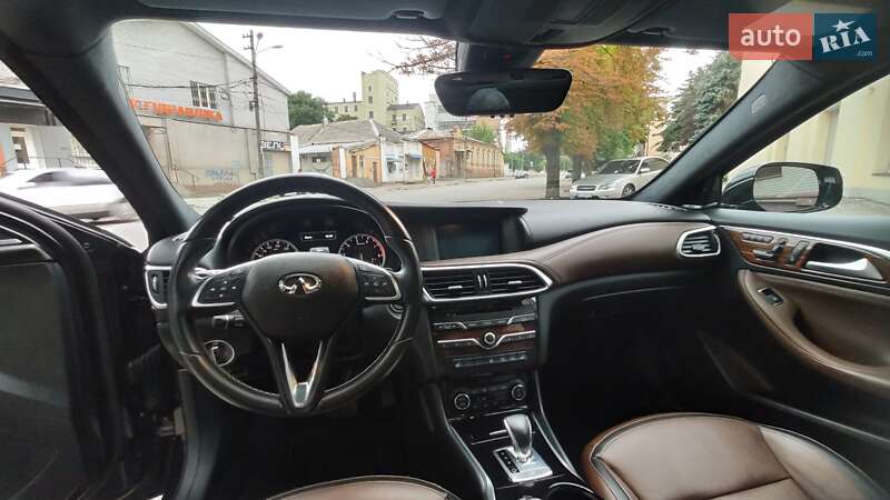 Внедорожник / Кроссовер Infiniti QX30 2016 в Одессе