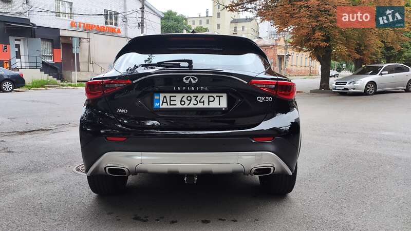 Внедорожник / Кроссовер Infiniti QX30 2016 в Одессе