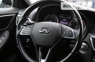 Внедорожник / Кроссовер Infiniti QX30 2016 в Киеве